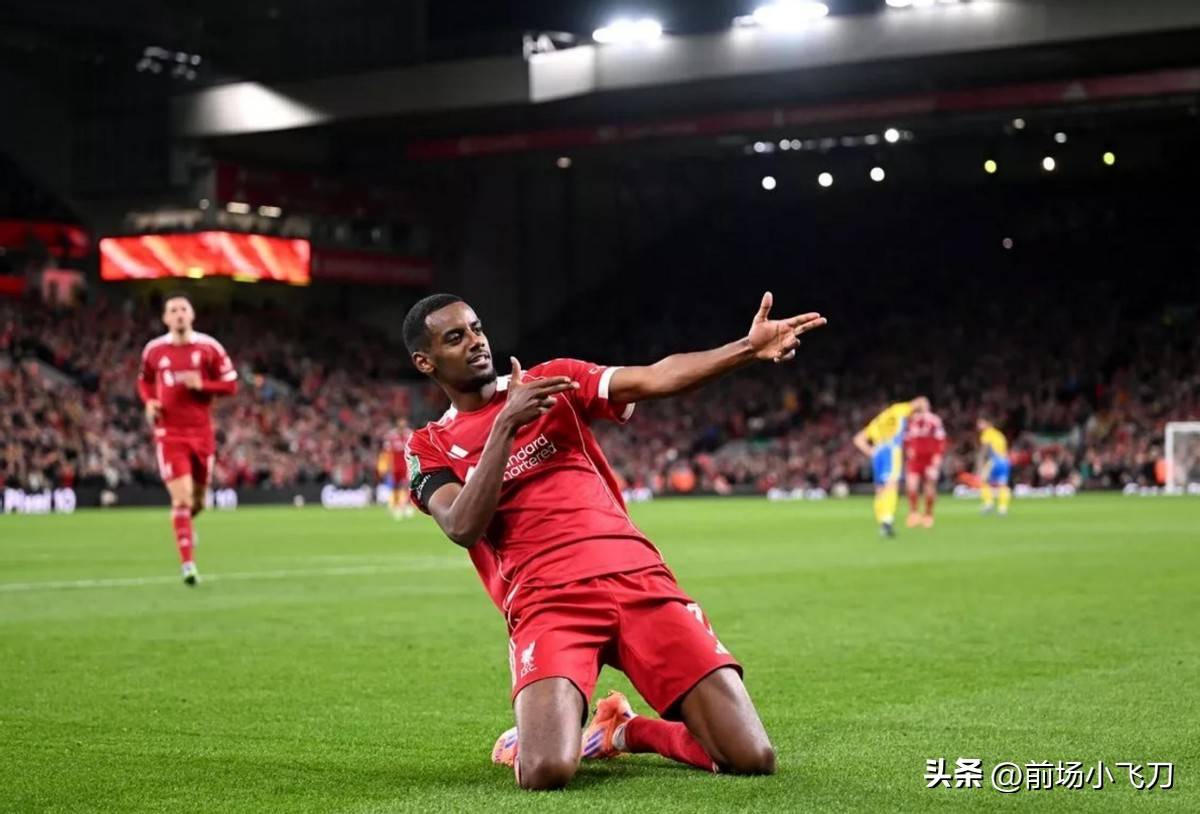 巴塞罗那训练开放日，关键时刻外线爆发引欢呼，英超在即，赛季目标并未改变的简单介绍