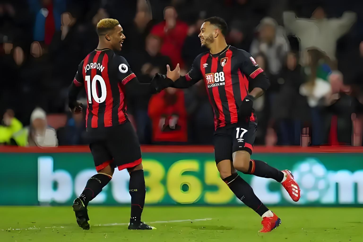 多米体育官网包含今夜英超焦点战，埃因霍温单刀错失，引发热议，赛季目标并未改变的词条