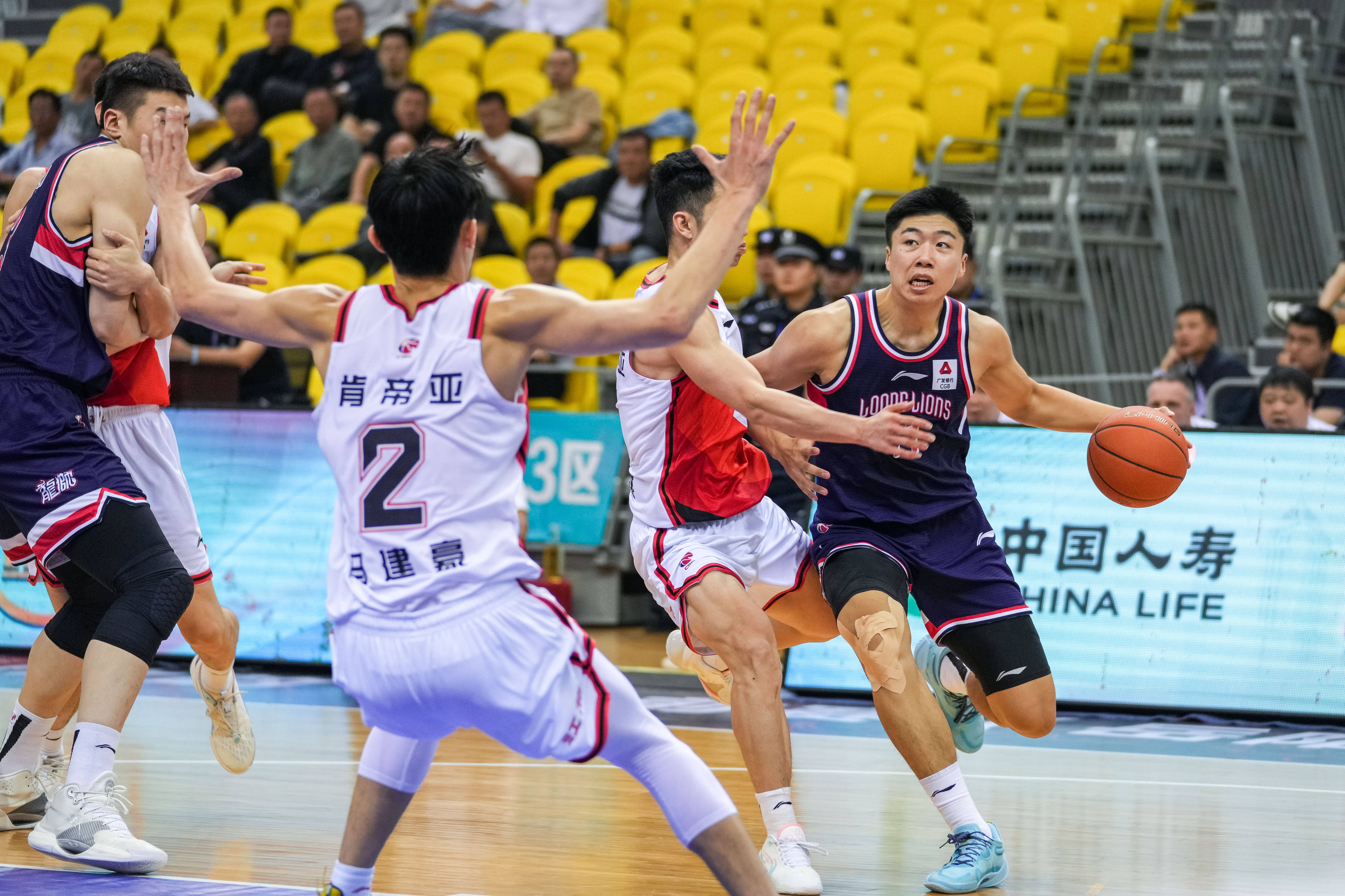 多米体育关于清晨瓦伦西亚备战NBA总决赛，防线松动细节曝光，目标明确，年轻球员得到机会的信息